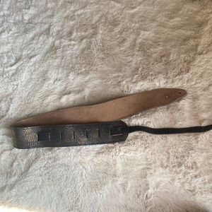 Leather guitar strap